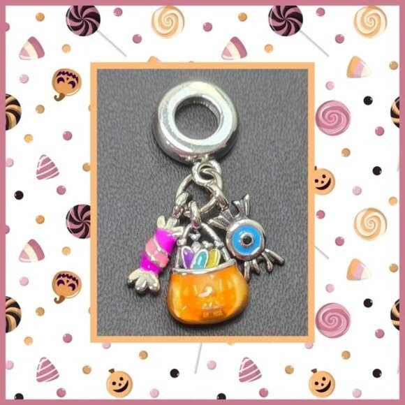 🎃 Candy "Trick or Treat" Charm (NWOT) - Picture 1 of 6